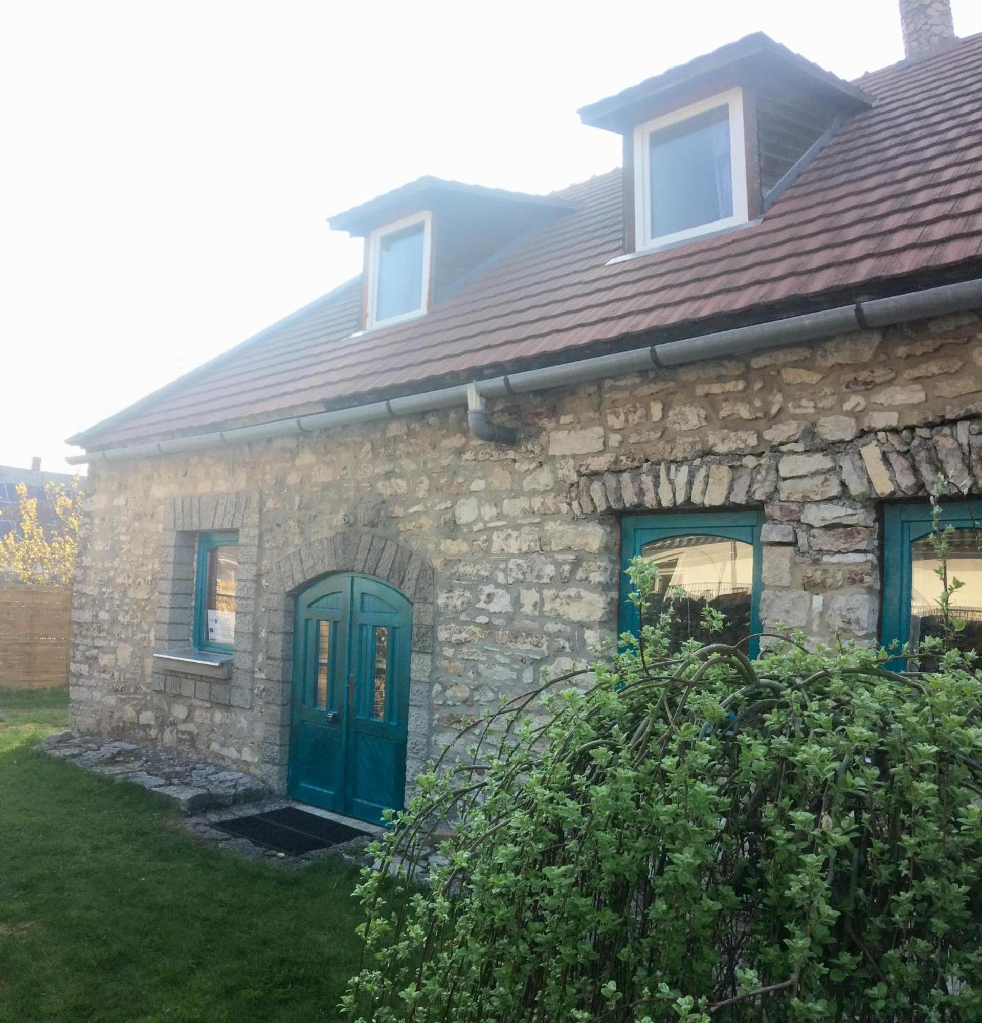 Villa Modern Stone House In Balatonfuered With Jacuzzi Esterno foto