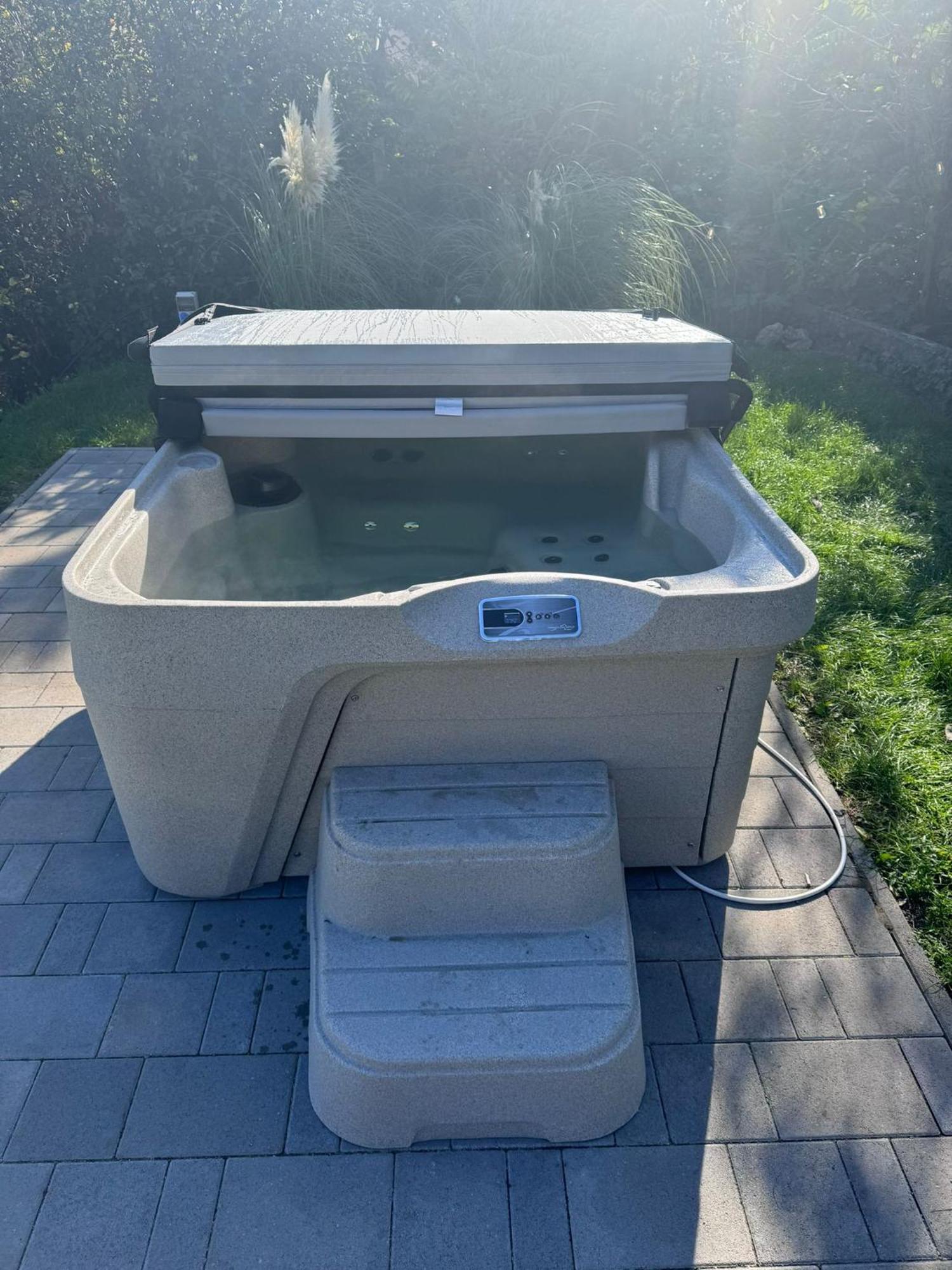 Villa Modern Stone House In Balatonfuered With Jacuzzi Esterno foto
